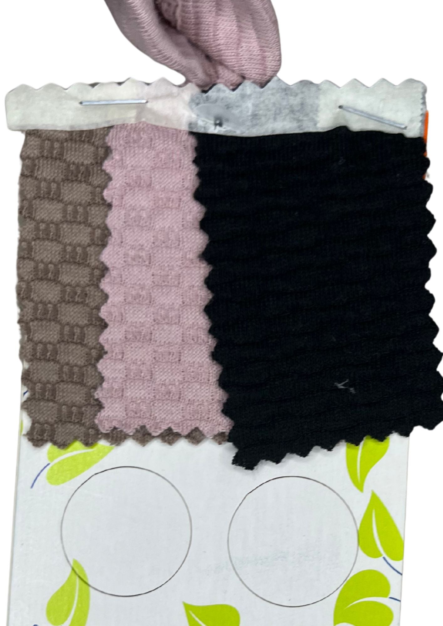 23377B camiseta silueta ajustada, con capucha deportiva.