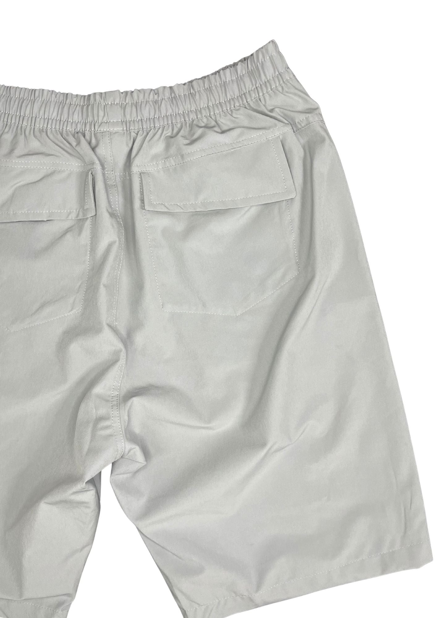 31573A bermuda hombre, secado rápido, bolsillos traseros.