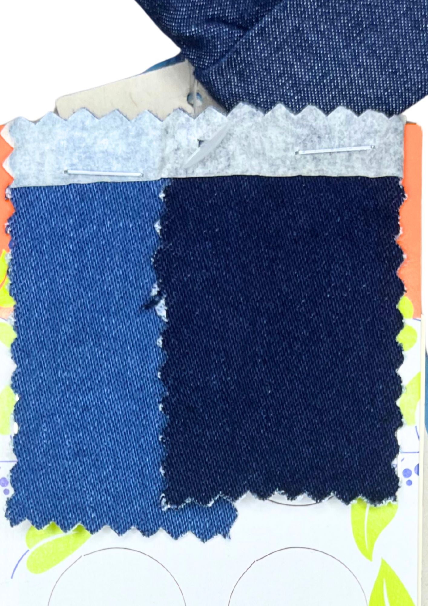 23013B blusa botones, silueta ajustada.