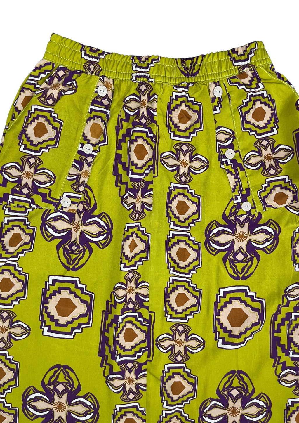 53015A falda silueta ajustada, con bolsillos.