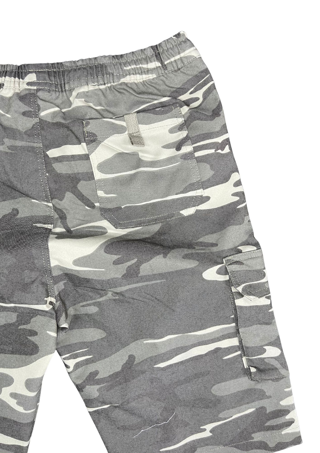 31057A bermuda hombre, bolsillos tipo cargo.