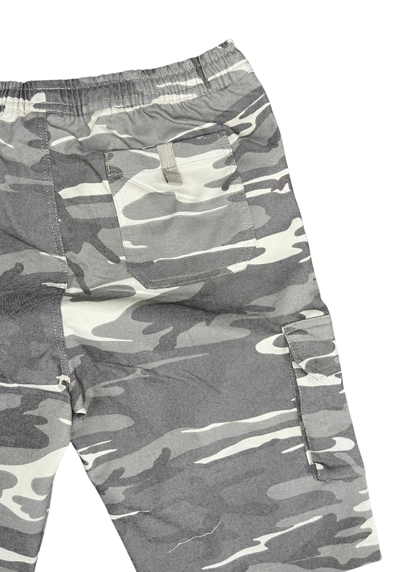 31057A bermuda hombre, bolsillos tipo cargo.