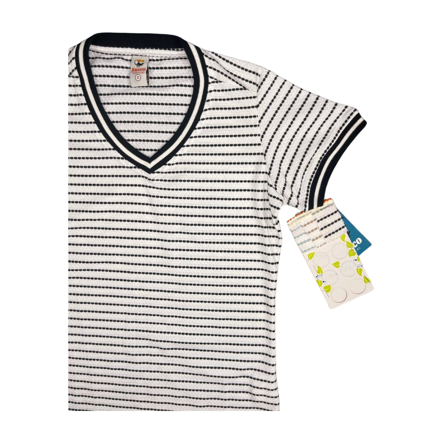23048B camiseta cuello V silueta ajustada.